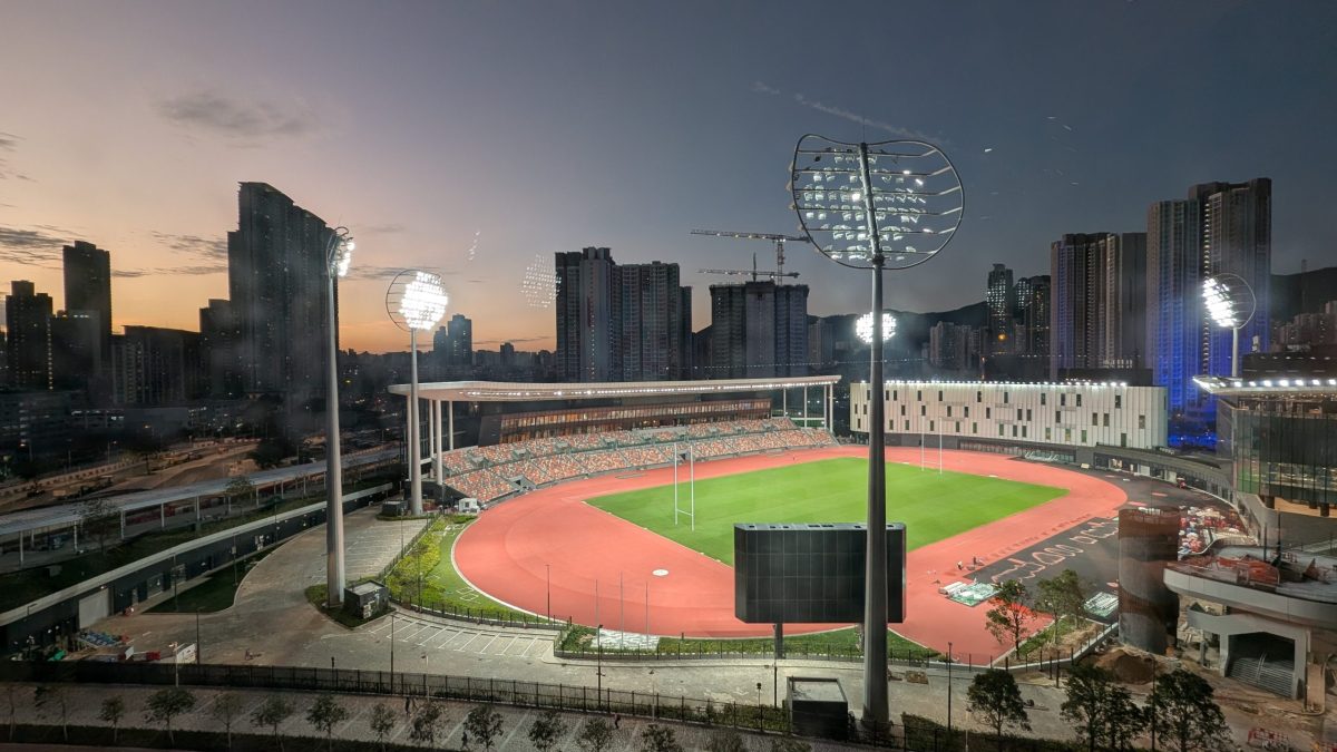 迫形成闭